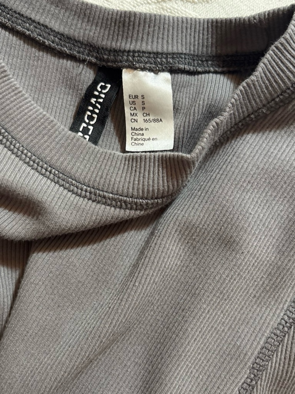 Basic Gray Top - Picture 3 of 3
